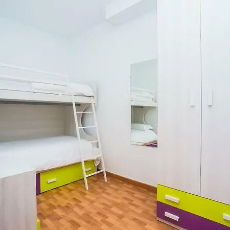 Amparo Villa *