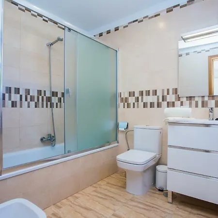 Amparo Villa *